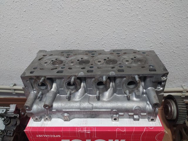 Головка двигателя Renault (RVI) 110421615R цена, от 165.83 USD