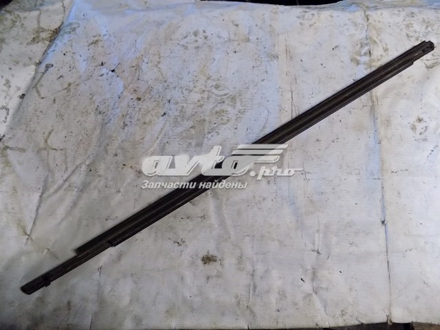Lameluna de puerta delantera izquierda exterior 5727A213 MITSUBISHI