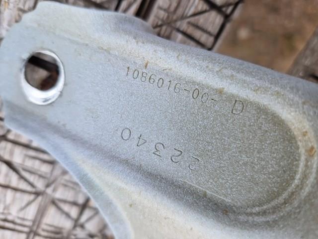 Кронштейн арки колеса (лонжерона) правый Tesla 108601600D цена, от 11.40 USD