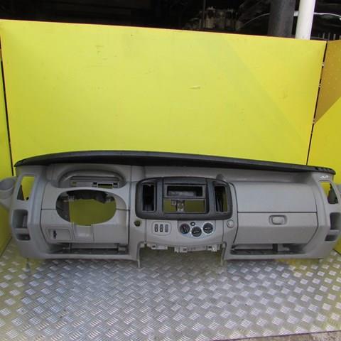 Panel frontal interior salpicadero 8200506734 RENAULT