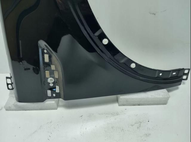 Крыло переднее правое LR061383 Land Rover
