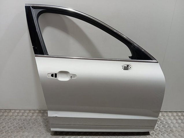Пассажирская передняя дверь Volvo 32345931