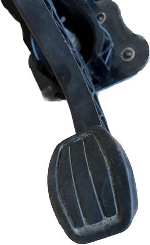Педаль сцепления на Peugeot 308 III FB, FH, FP, F3, FM