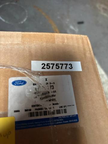 Приборная доска Ford 2593107