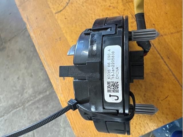 Контактное кольцо подушки безопасности Mazda KD3566CS0A цена, от 58.28 USD