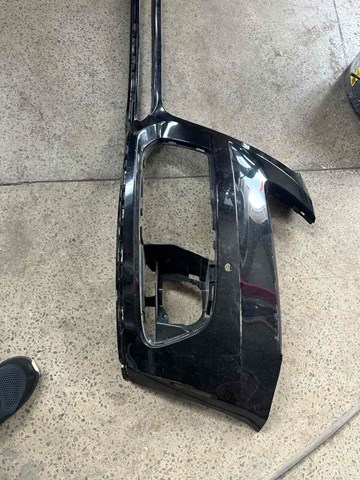 Бампер передний VAG 8R0807065BGRU