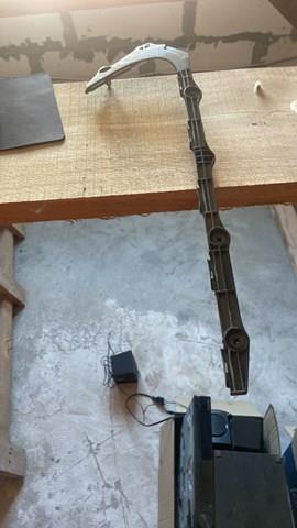 Soporte de parachoques trasero exterior izquierdo 5215830081 TOYOTA