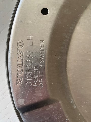 Щиток тормозного диска переднего левого Volvo 31362687 цена, от 25.34 USD
