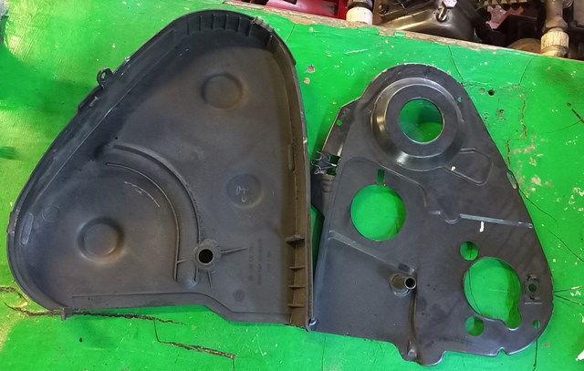 Верхний кожух ремня ГРМ 028109123E VAG