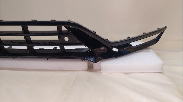 Спойлер переднего бампера Volvo 32345457 цена, от 140.92 USD