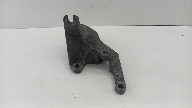 Кронштейн подушки КПП, правый CM ONKA CM31141