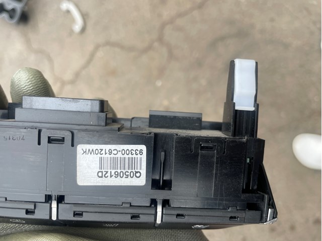  Hyundai/Kia 93300C6120WK цена, от 101.36 USD