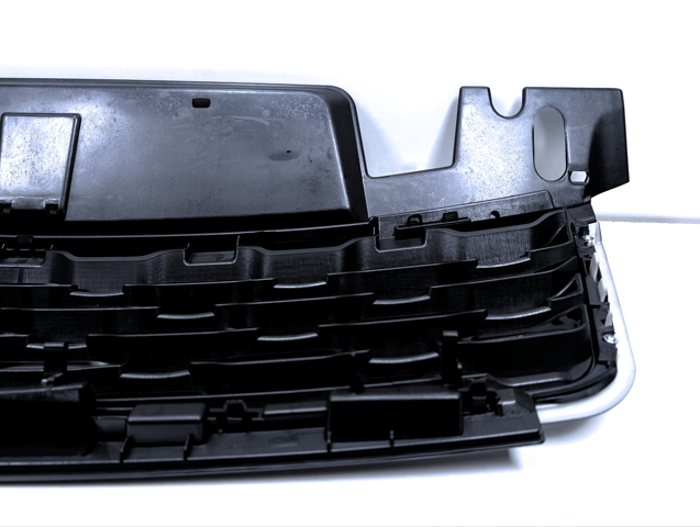 LR098747 Land Rover Решетка радиатора