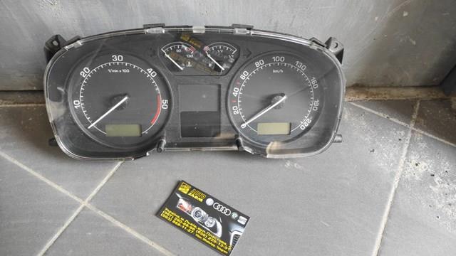 1U0920821F VAG Щиток приборов