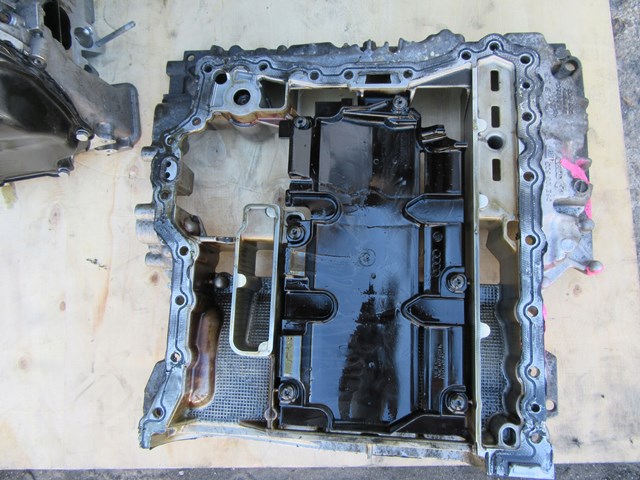 Піддон масляний картера двигуна, нижня частина 06E103600C VAG