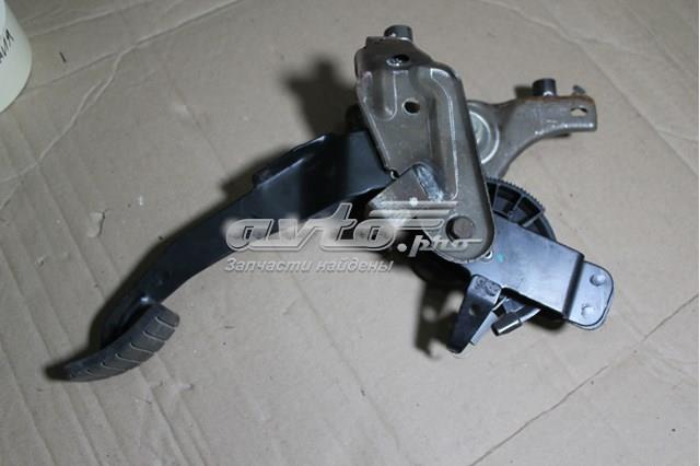 465031874R Renault (RVI) pedal de embraiagem