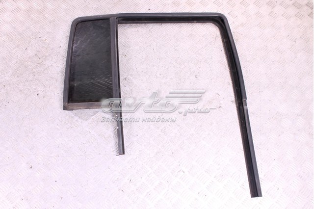 Стекло-форточка двери, задней, правой Chrysler 5067772AD цена, от 10.10 USD