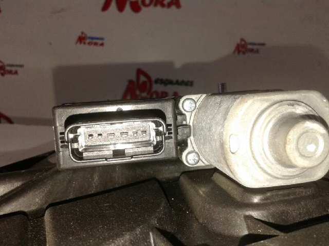 Мотор стеклоподъемника двери передней левой 824502V100 Hyundai/Kia