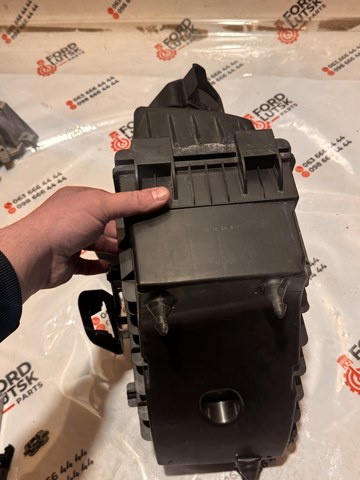  Корпус воздушного фильтра Ford 2373551