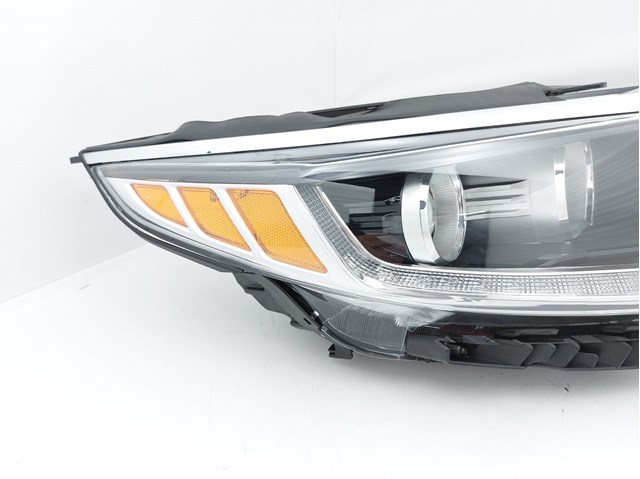 Правая фара 92102D5040 Hyundai/Kia