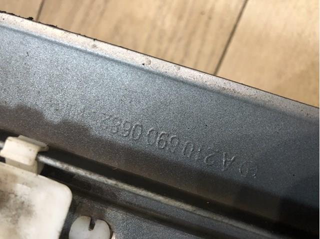 2106900482 Mercedes Накладка передней правой двери