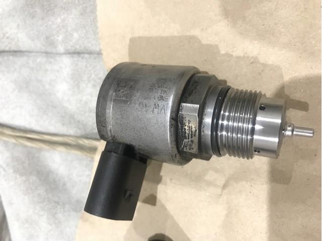 Регулятор тиску палива 04L130764D VAG