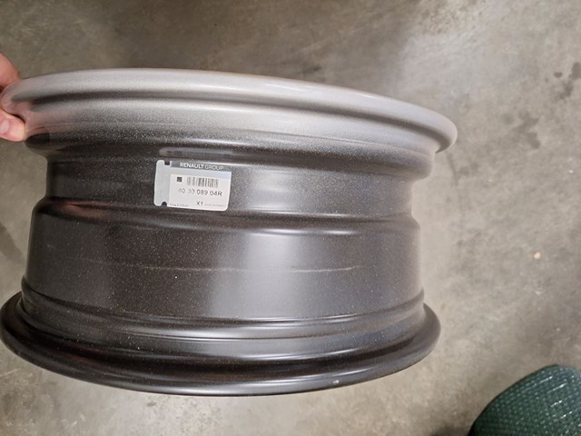 Диски колесные стальные (штампованные) 403008904R Renault (RVI)