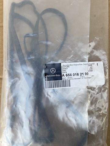 Vedante de tampa de válvulas de motor para Mercedes E  C238