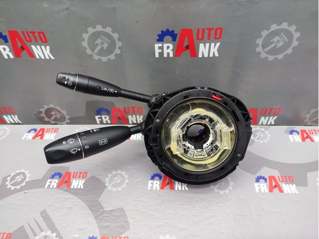 Comutador instalado na coluna da direção, montado Mercedes C  W204