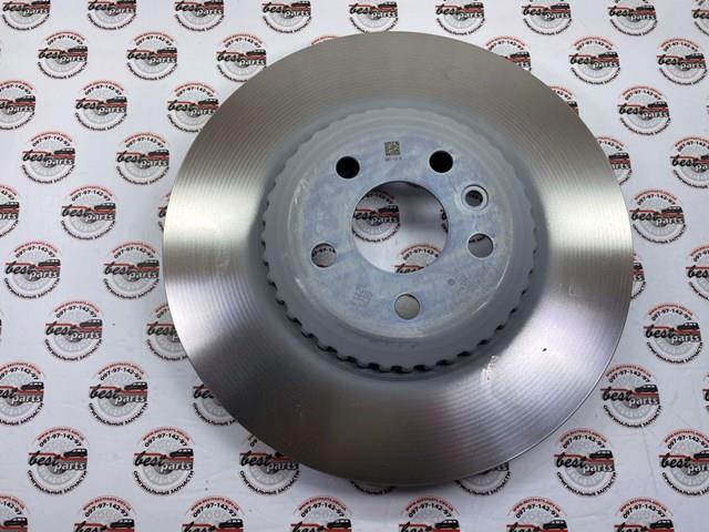Передний тормозной диск Land Rover LR161907