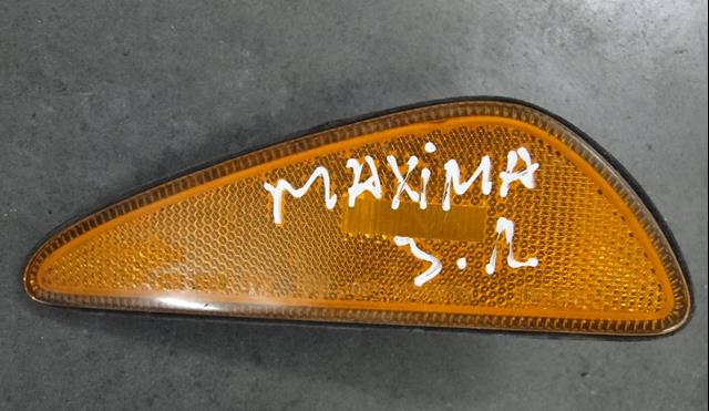 Lanterna do pára-choque traseiro esquerdo para Nissan Maxima (A33)