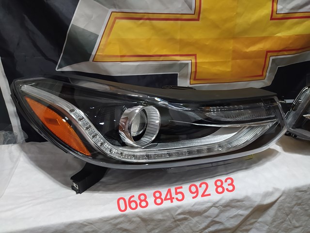 Правая фара 42725481 General Motors