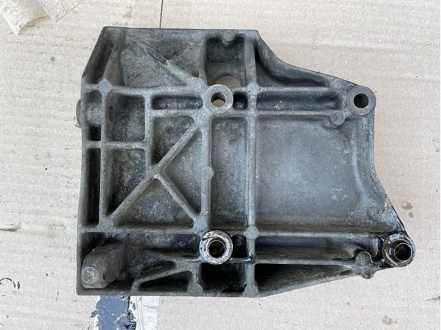  Кронштейн генератора Mercedes Sprinter 