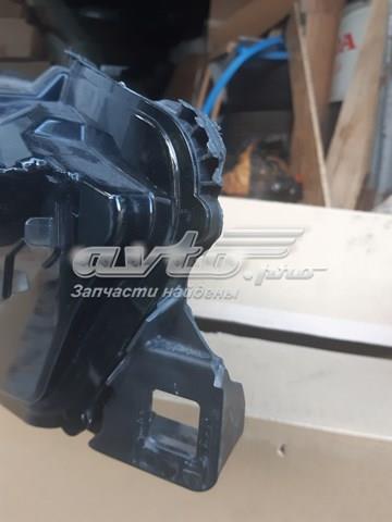 Правая фара GSJ451031A Mazda