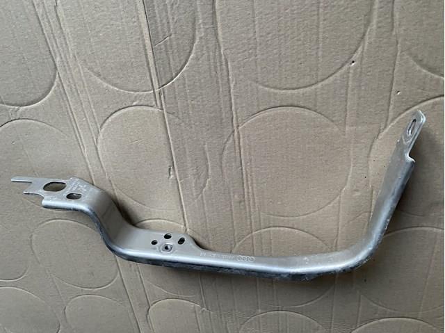 Soporte del panel frontal derecho 4K0807348B VAG