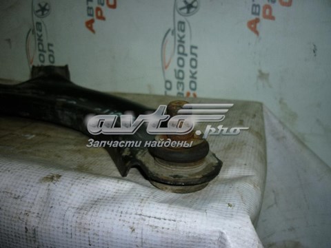 8200744092 Renault (RVI) правый рычаг передней нижней подвески