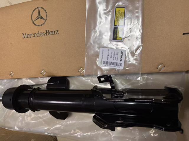 4473201100 Mercedes Амортизатор передней подвески правый