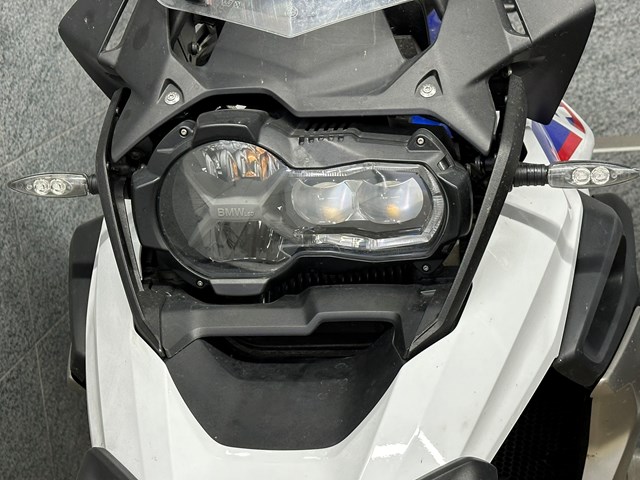 63128565406 BMW 