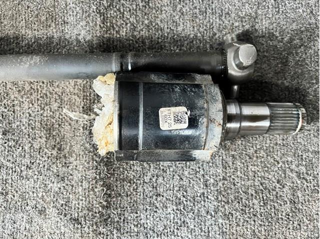 Левая полуось Mazda FTH72560X