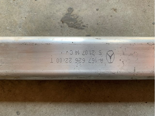 1676262200 Mercedes Балка радиатора нижняя