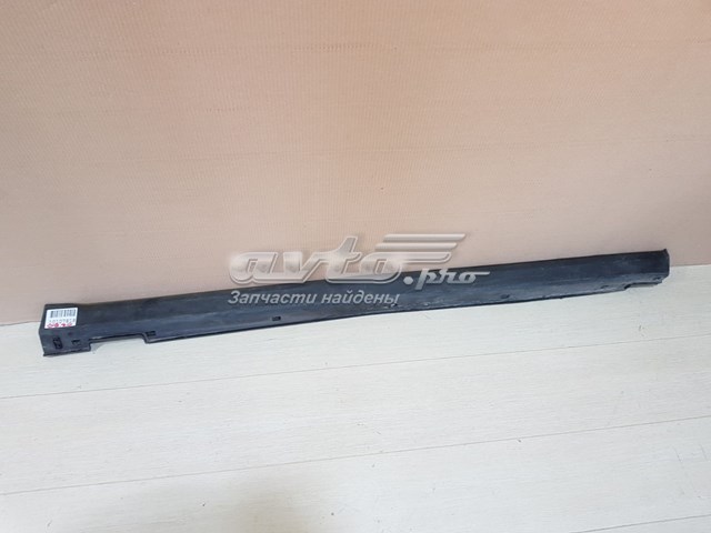Накладка (молдинг) порога наружная правая 877522W000CA Hyundai/Kia