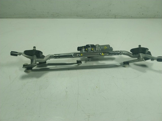 TK7867340A Mazda Мотор стеклоочистителя передний