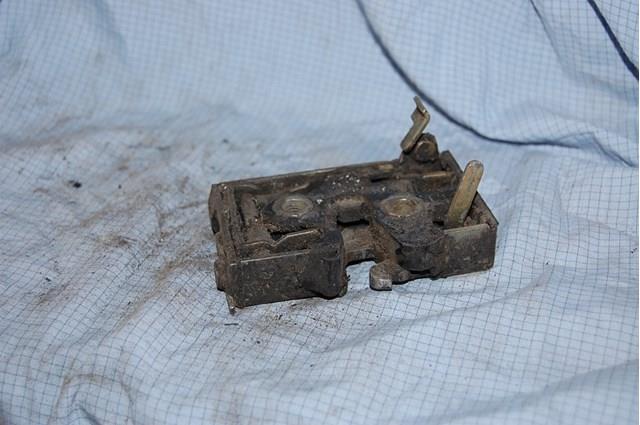 Замок задней двери, левой VAG 193839015C цена, от 4.27 USD