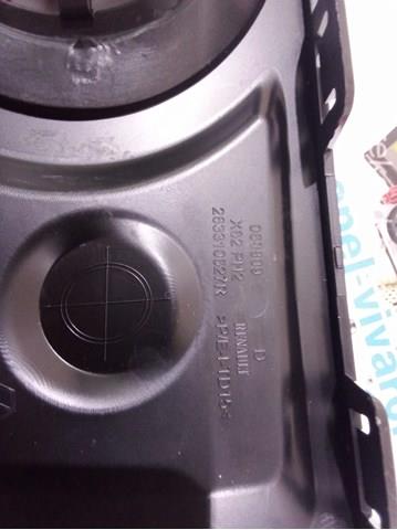 Tampão (grelha) das luzes de nevoeiro do pára-choque dianteiro 261526567R Renault (RVI)