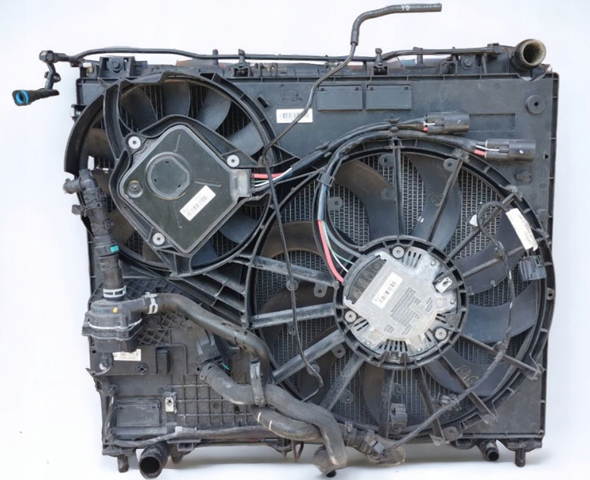 Радиатор LR062425 Land Rover
