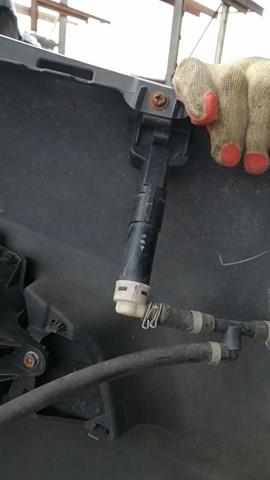 Injetor de fluido para lavador da luz dianteira esquerda para Toyota Hilux (KUN25)