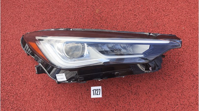 Правая фара 260109CM0A Nissan/Infiniti