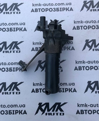 Купить 13118177 Opel Держатель форсунки омывателя фары (подъемный цилиндр)