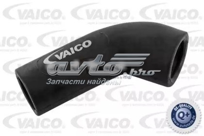 Патрубок вентиляции картера (маслоотделителя) VAICO V102943