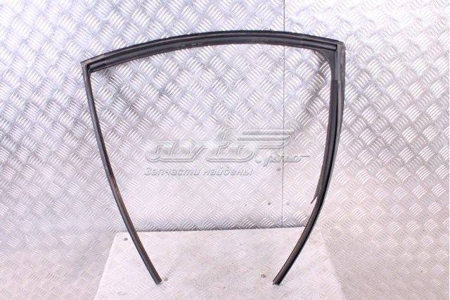 Guía de vidrio para el marco de la puerta trasera derecha GHK172605K MAZDA